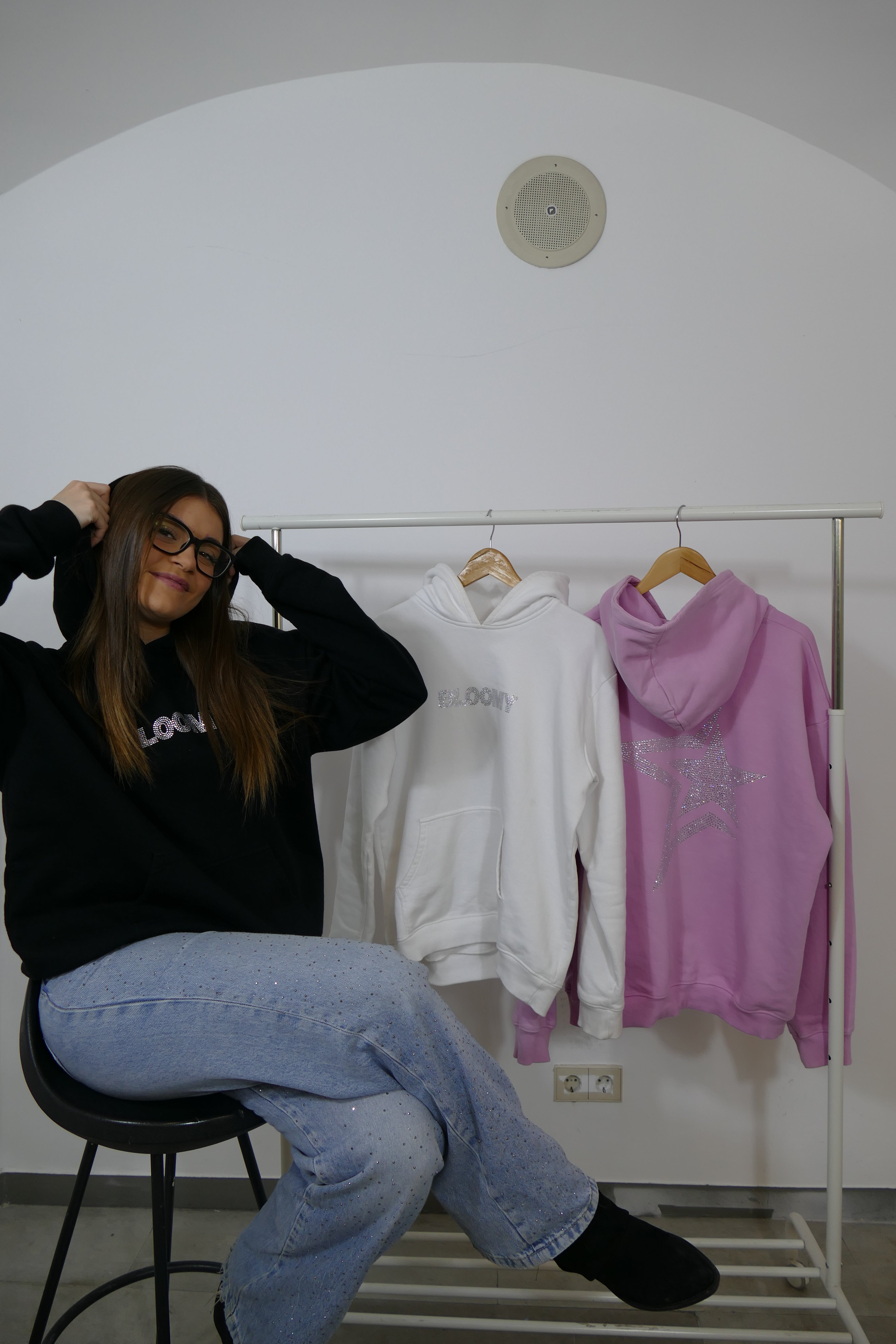 SUDADERA BLOOMY NEGRA